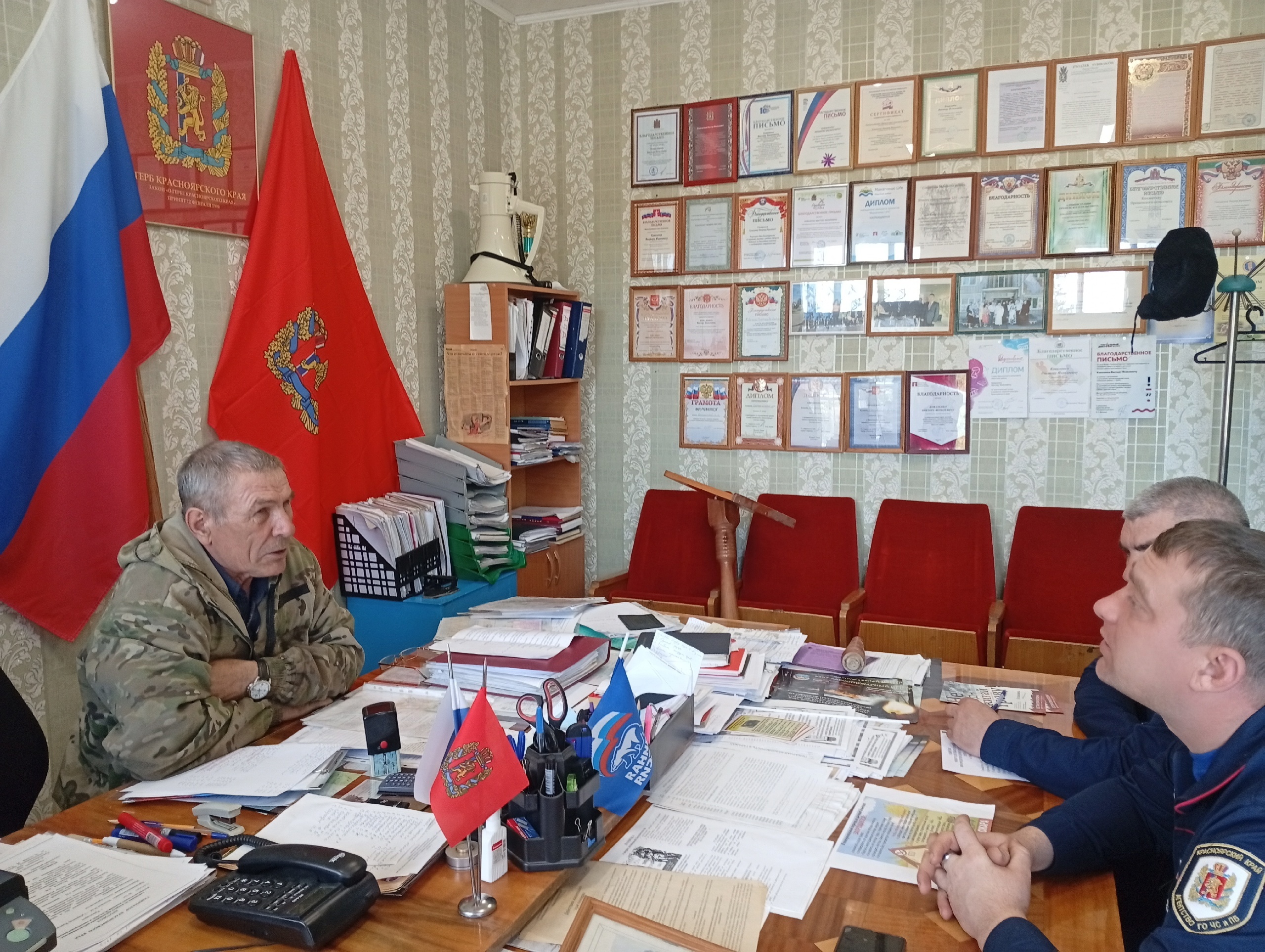 Встреча работников противопожарной службы с главой администрации.